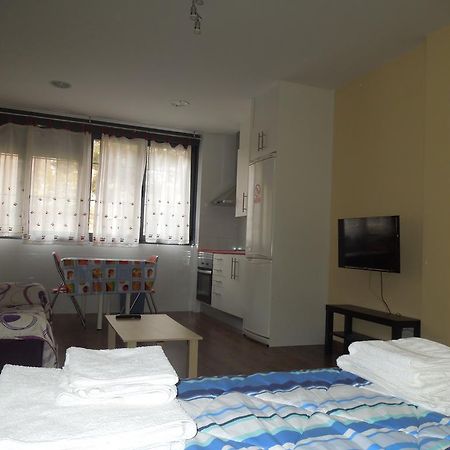Apartamento Cuatro Torres Madrid Exterior foto